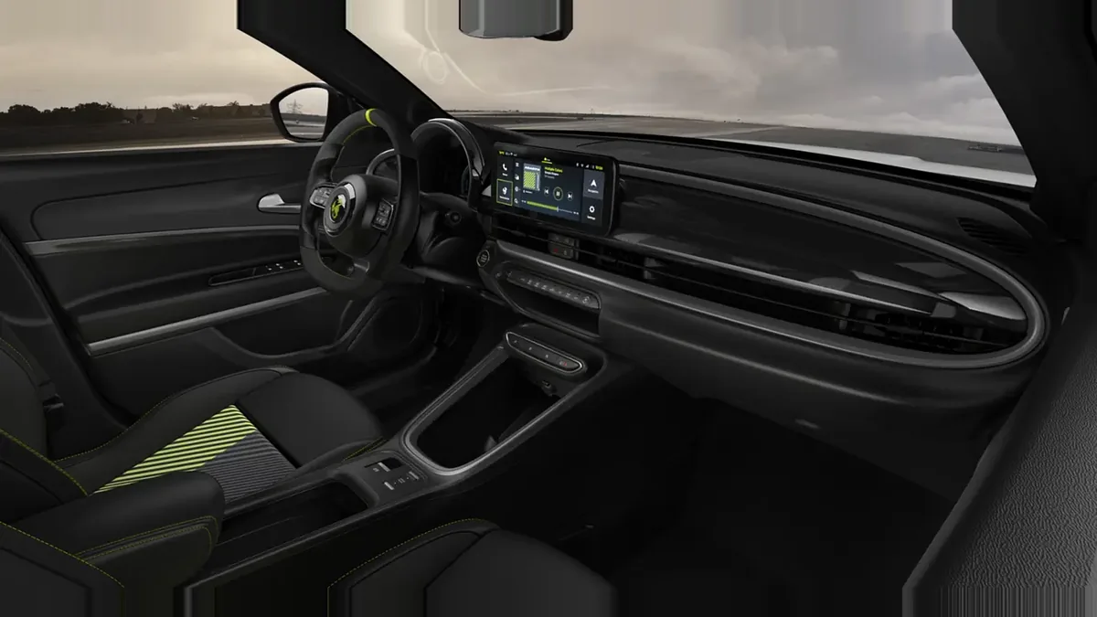 Abarth 600e Turismo de renting en Valencia — Interior