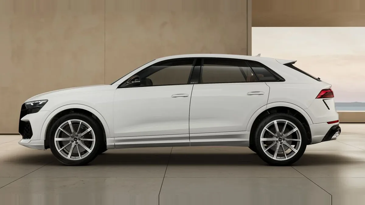 Audi RS Q8 441kW TipTronic de renting en Valencia — Lateral