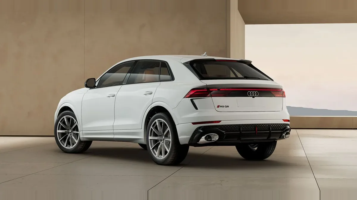 Audi RS Q8 441kW TipTronic de renting en Valencia — Trasera