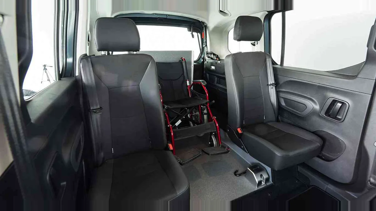 Citroën Berlingo Talla M BlueHDi 100 YOU L1 N1 Adaptado de renting en Valencia — Interior