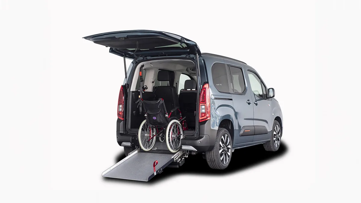 Citroën Berlingo Talla XL BlueHDi 100 YOU L2 N1 Adaptado de renting en Valencia — Lateral
