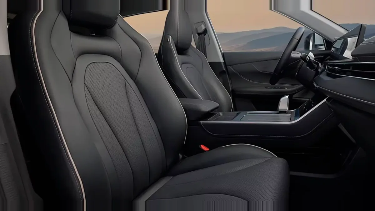 Ebro s400 1.5 DHE HEV Excellent CVT de renting en Valencia — Delantera