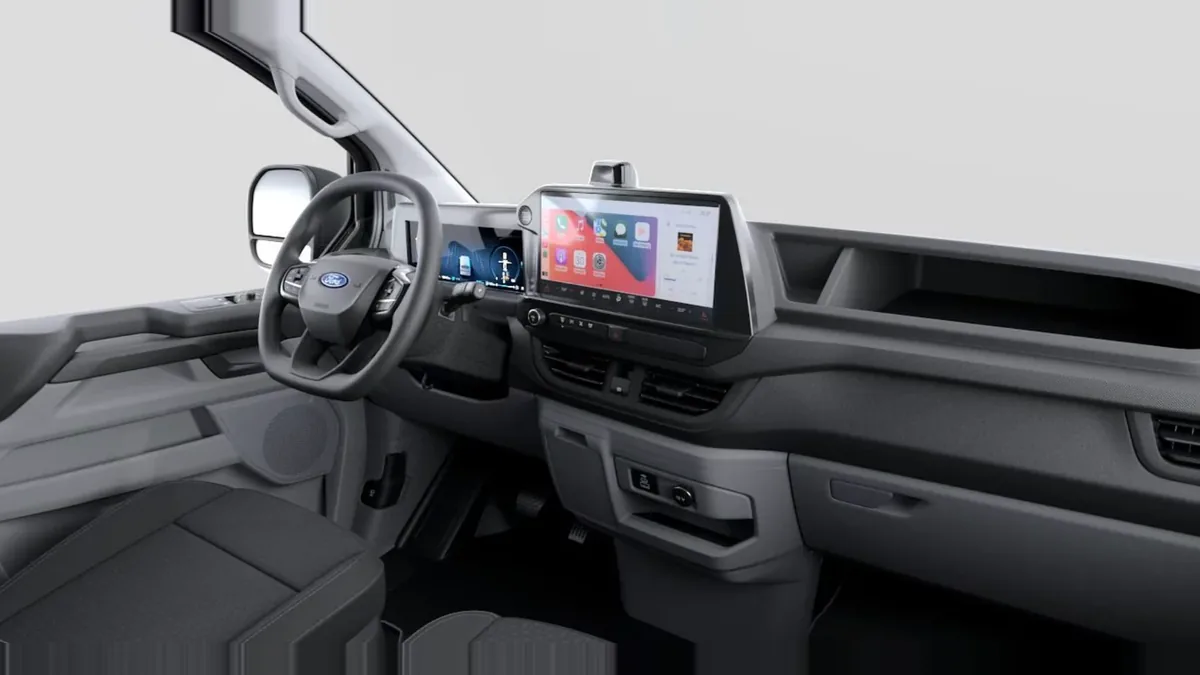 Ford TRANSIT CUSTOM Van 2.5 Duratec PHEV 171kW 320 L1 Trend de renting en Valencia — Delantera