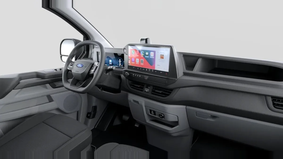 Ford TRANSIT Kombi 2.5 Duratec PHEV 171 340 L1 Trend de renting en Valencia — Delantera
