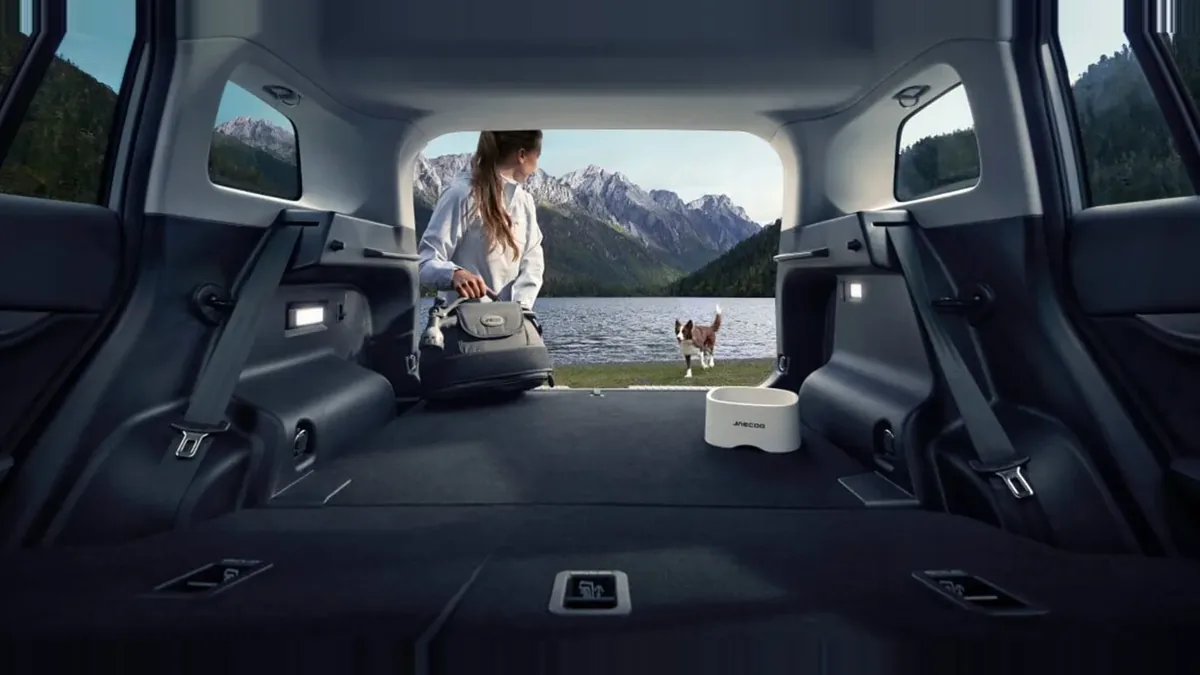 Jaecoo 5 EV Pure 155kW (211CV) 61kWh de renting en Valencia — Interior