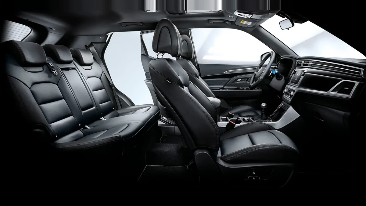 KGM Korando G15 Urban Plus 4x2 de renting en Valencia — Interior