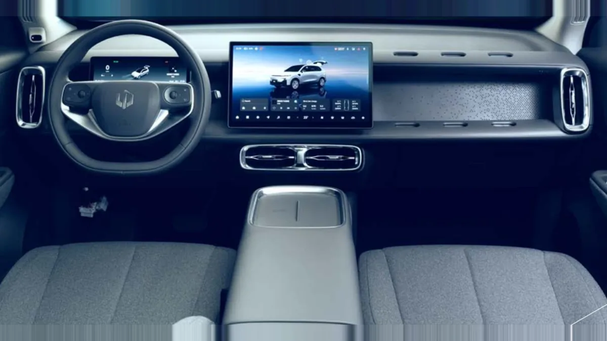 Leapmotor B10 REEV 18.8 kWh Life AT de renting en Valencia — Interior