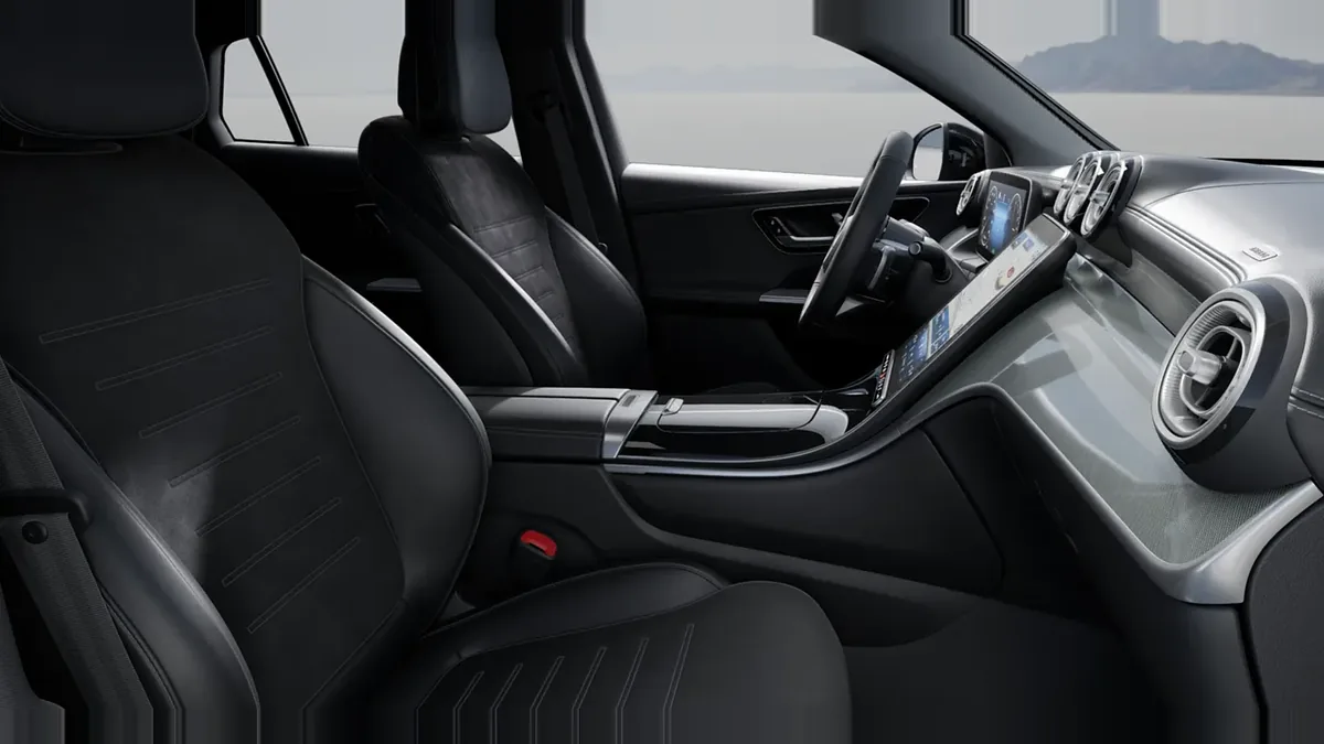 Mercedes-Benz GLC Coupé 300 de 4MATIC QS de renting en Valencia — Interior
