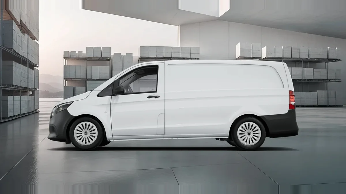Mercedes-Benz Vito 110CDI 75kW Furgón Pro Larga de renting en Valencia — Lateral