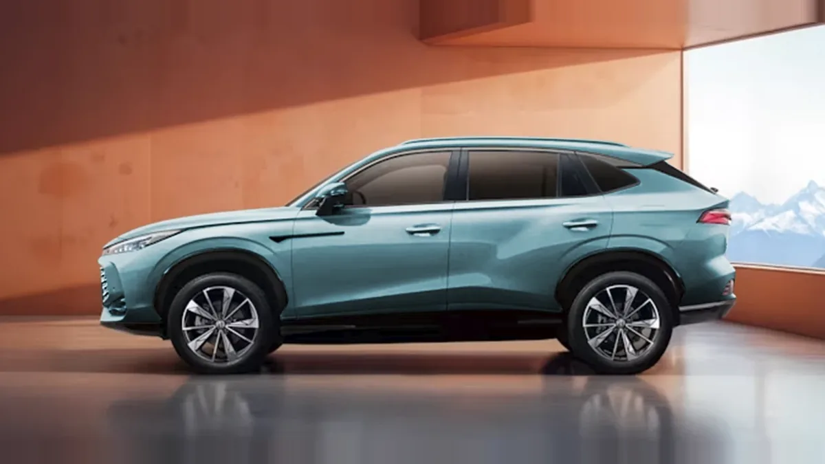 MG HS 1.5 Hybrid Comfort de renting en Valencia — Lateral