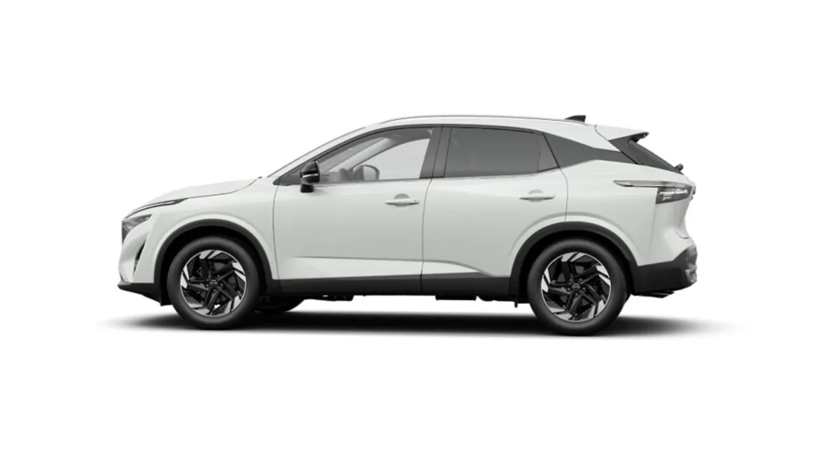 Nissan Qashqai DIG-T 158CV Mhev 4x4 Nconnecta AT de renting en Valencia — Trasera