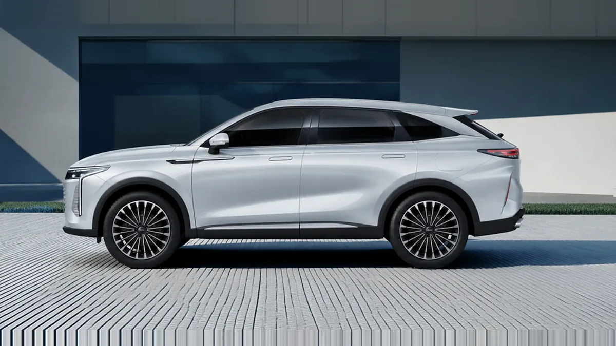 Omoda 9 SHS Premium 1.5 TGDI 3DHT 395kW (537CV) AWD MA de renting en Valencia — Trasera