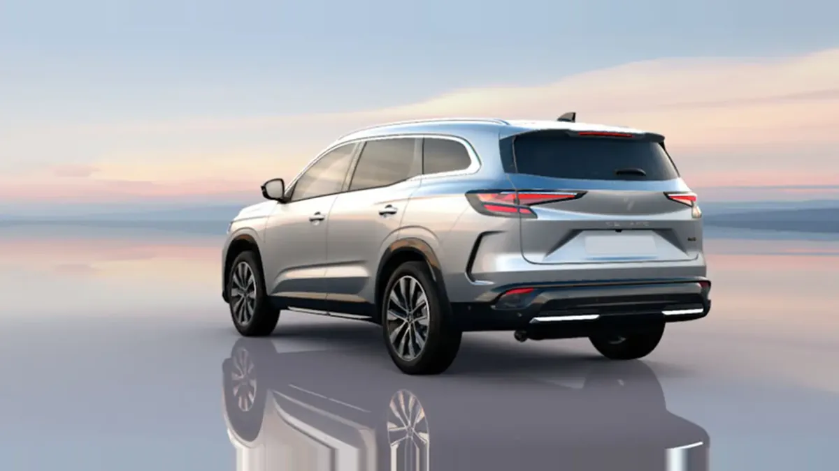 Renault ESPACE TECHNO E-TECH FULL HYBRID 200CV de renting en Valencia — Trasera