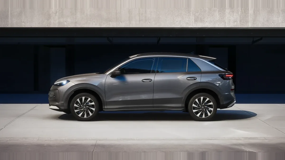Volkswagen T-ROC Match 1.5 eTSI 150CV DSG de renting en Valencia — Lateral