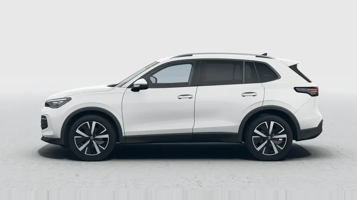 Volkswagen Tiguan "Más" 2.0 TDI DSG de renting en Valencia — Trasera
