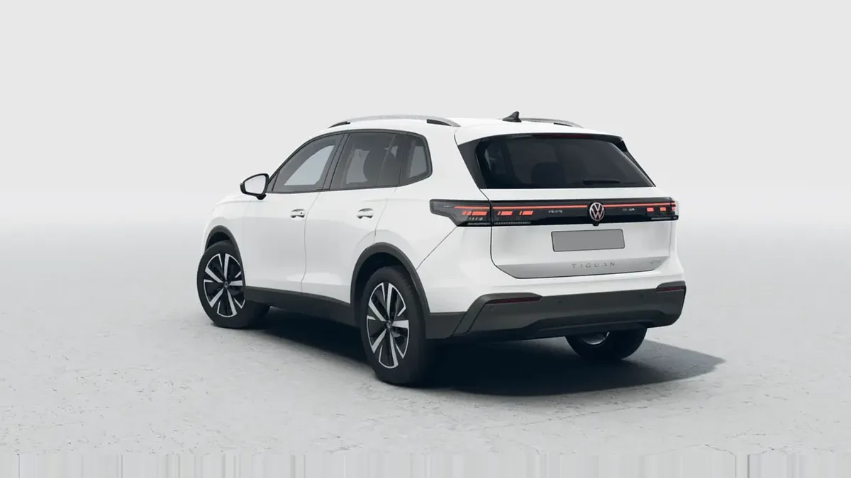 Volkswagen Tiguan "Más" 2.0 TDI DSG de renting en Valencia — Interior