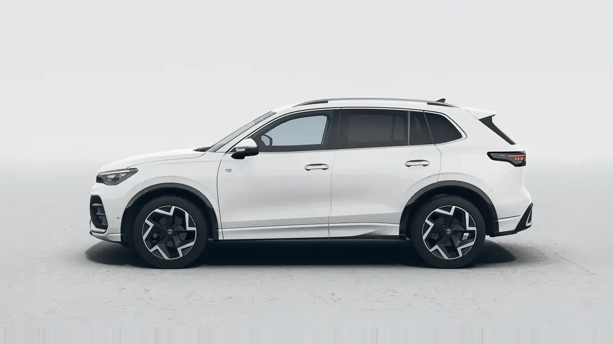 Volkswagen Tiguan R-Line 1.5 eTSI 110kW DSG de renting en Valencia — Trasera