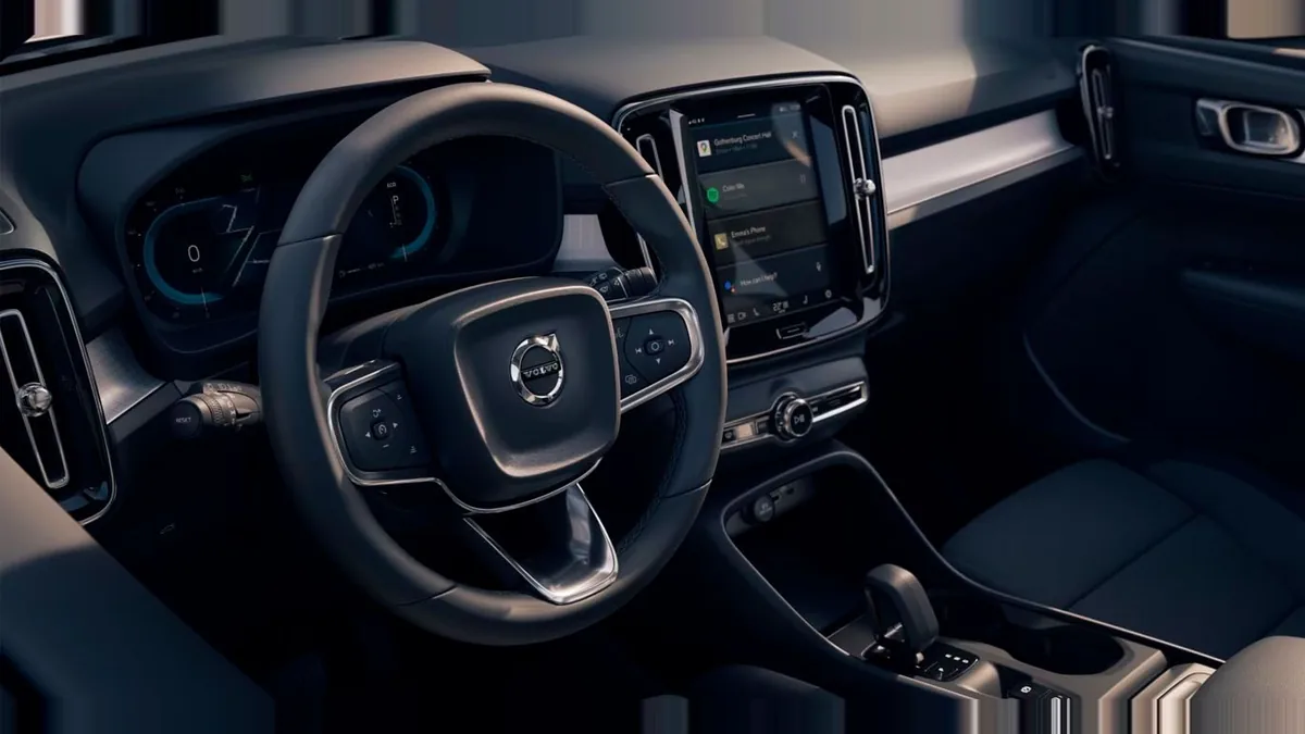Volvo XC40 2.0 B3 Core G Auto de renting en Valencia — Interior